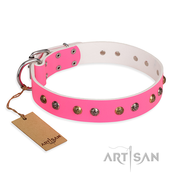 Fashion Pink Leather Dog Collar Decorated with Flower Form Studs