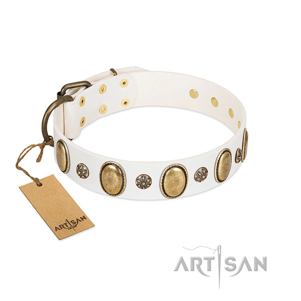 FDT Artisan white leather dog collar for comfortable
wear